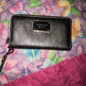 MK wallet/clutch.